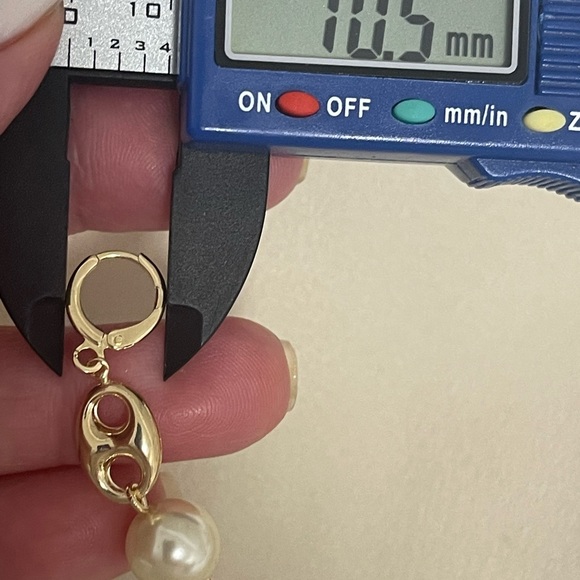 18k Gold Filled Puff Mariner Pearl Earrings - Picture 8 of 8